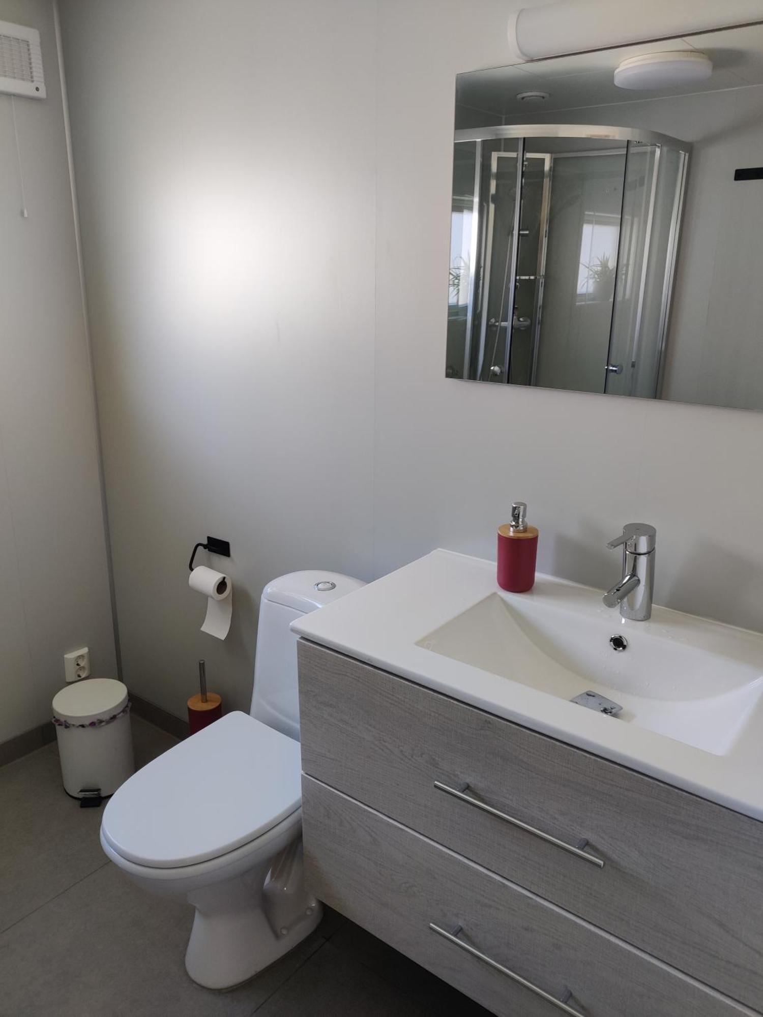 Feelhome 4 Bedrooms Apartment Polarvegen Тромсё Номер фото