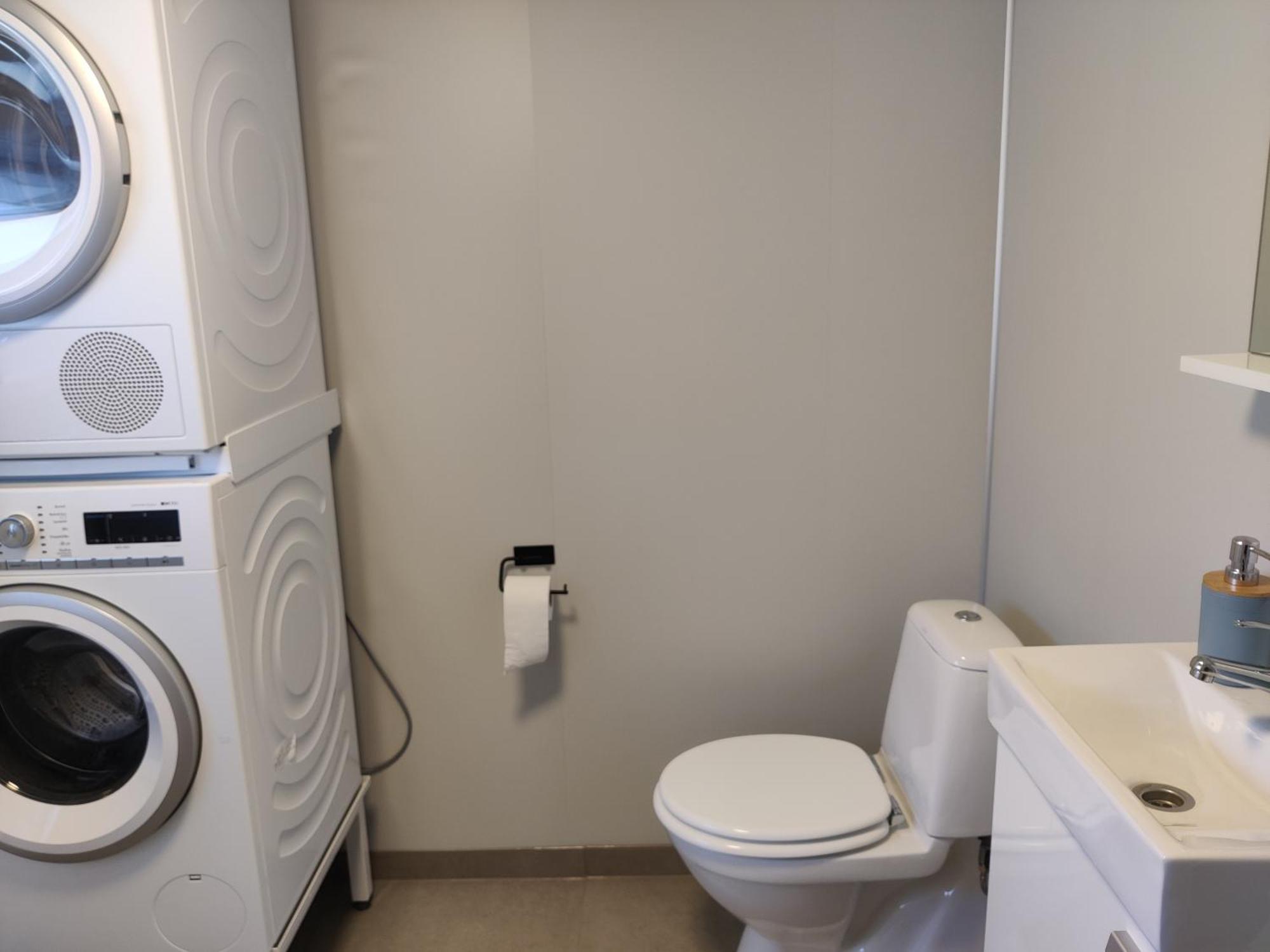 Feelhome 4 Bedrooms Apartment Polarvegen Тромсё Номер фото